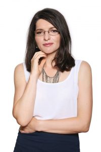 antreprenoarele-cuibului-carmen-mihalca-web-developer-si-pasionata-de-cartile-pentru-copii