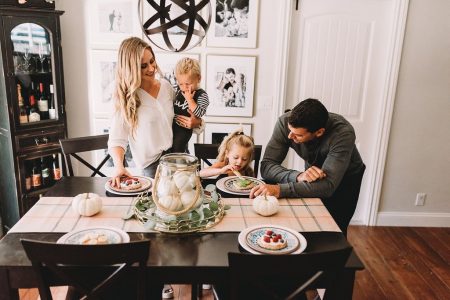 perioada-aceea-a-anului-cand-its-all-about-family