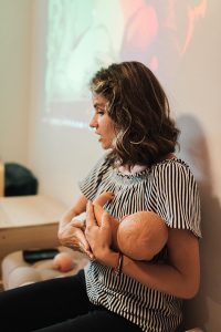 doamna cu bebe